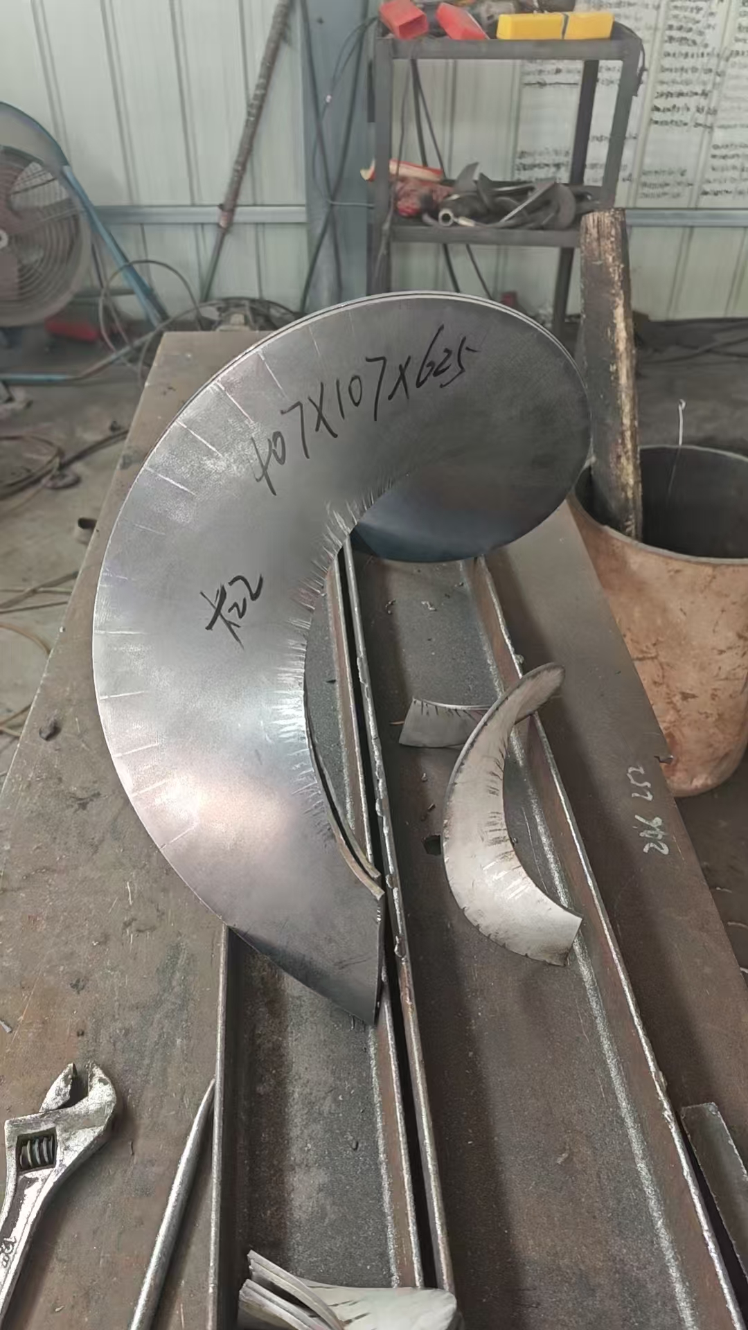 株洲市锰钢螺旋叶片耐磨螺旋叶片 - 价格